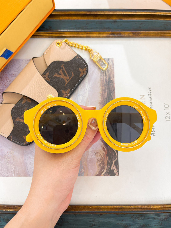 LV Sunglasses AAAA-5119