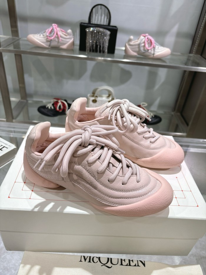 Alexander McQueen Women Shoes 1：1 quality-1058