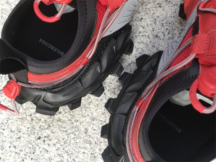 B 17FW Tripe-S High End Sneaker-579