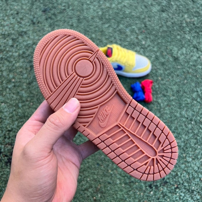 Authentic Authentic Travis Scott x Air Jordan 1 Low “Canary” Kids