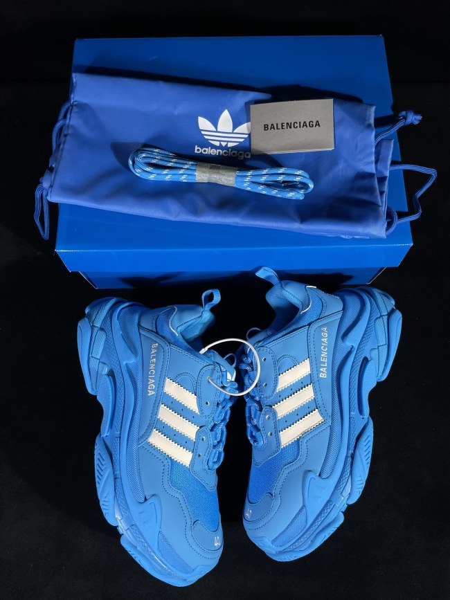 B 17FW Tripe-S High End Sneaker-599