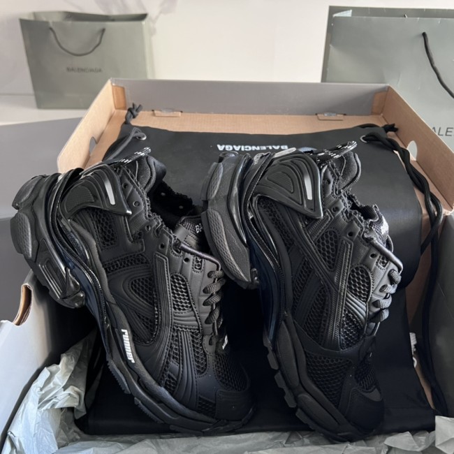 B 17FW Tripe-S High End Sneaker-594