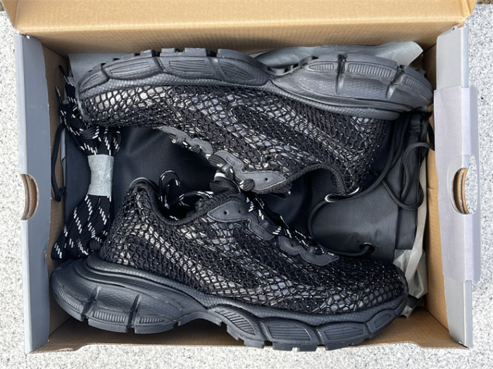 B 17FW Tripe-S High End Sneaker-604