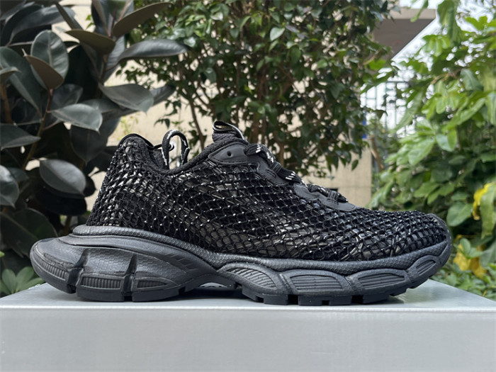 B 17FW Tripe-S High End Sneaker-604