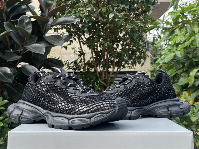 B 17FW Tripe-S High End Sneaker-604