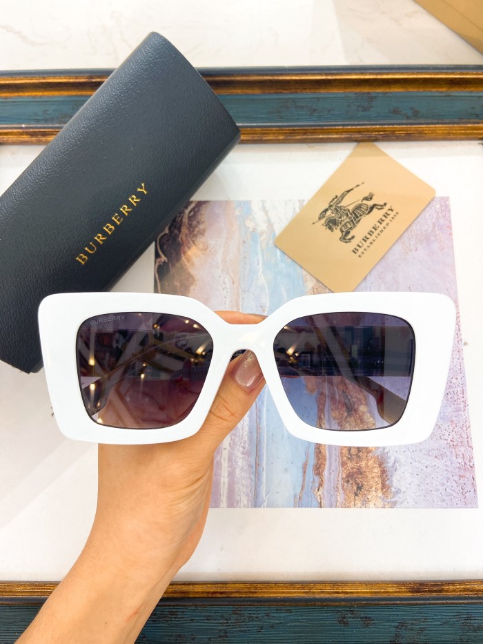 Burberry Sunglasses AAAA-2860