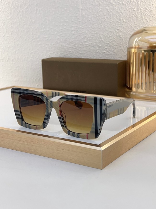Burberry Sunglasses AAAA-2872