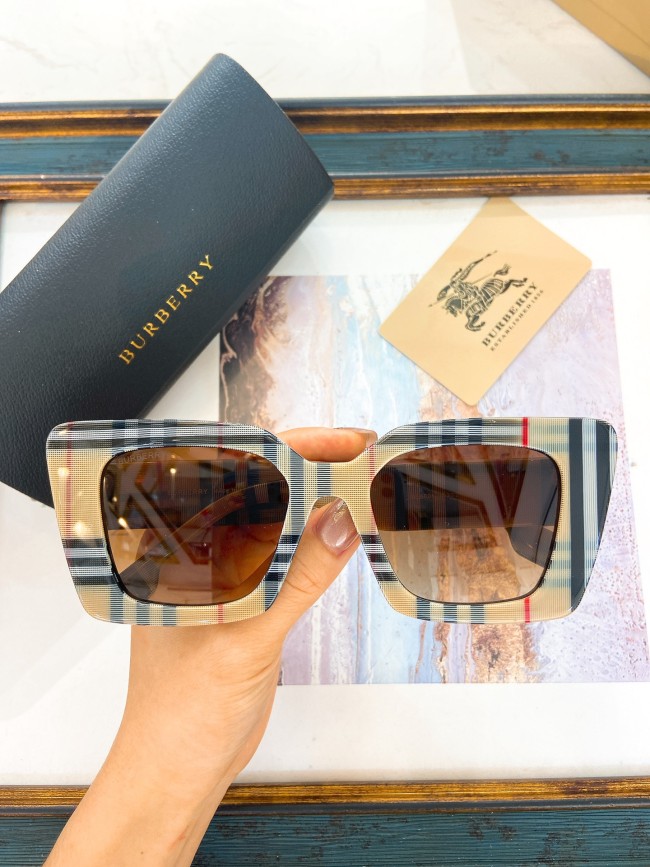 Burberry Sunglasses AAAA-2858