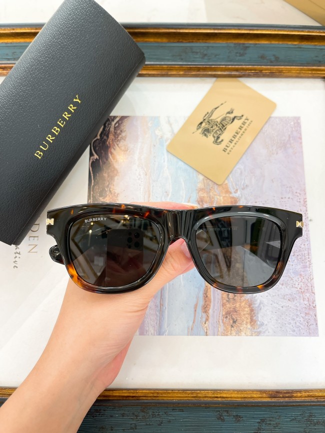 Burberry Sunglasses AAAA-2842