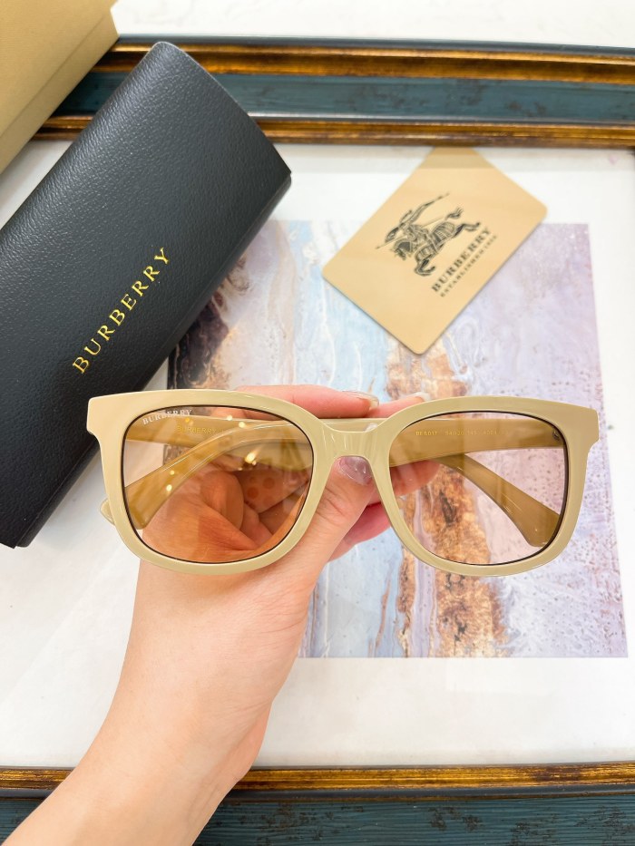 Burberry Sunglasses AAAA-2931