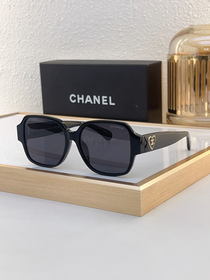 CHNL Sunglasses AAAA-4916
