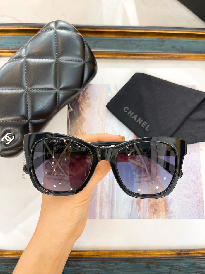 CHNL Sunglasses AAAA-4585