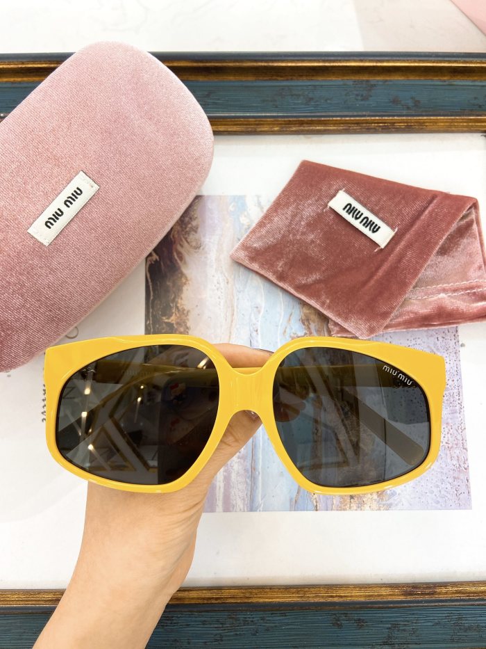 Miu Miu Sunglasses AAAA-1534