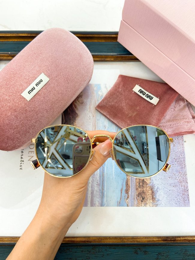 Miu Miu Sunglasses AAAA-1619