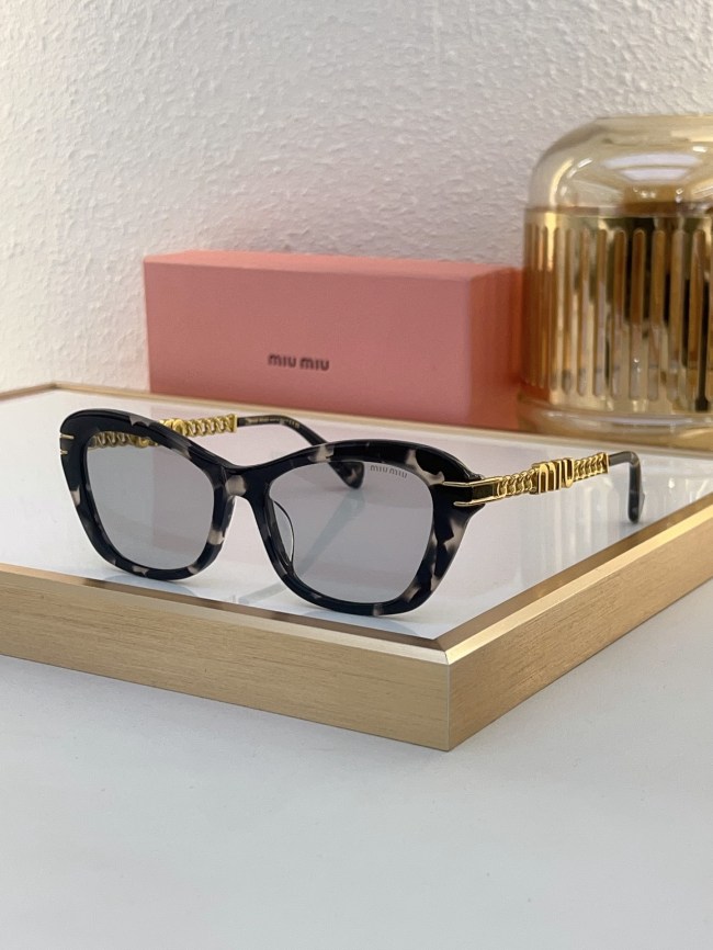 Miu Miu Sunglasses AAAA-1543