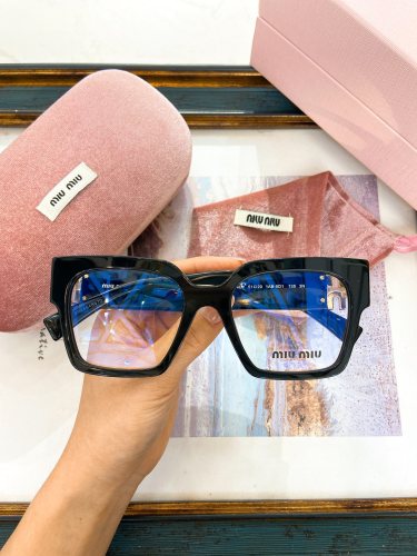 Miu Miu Sunglasses AAAA-1517