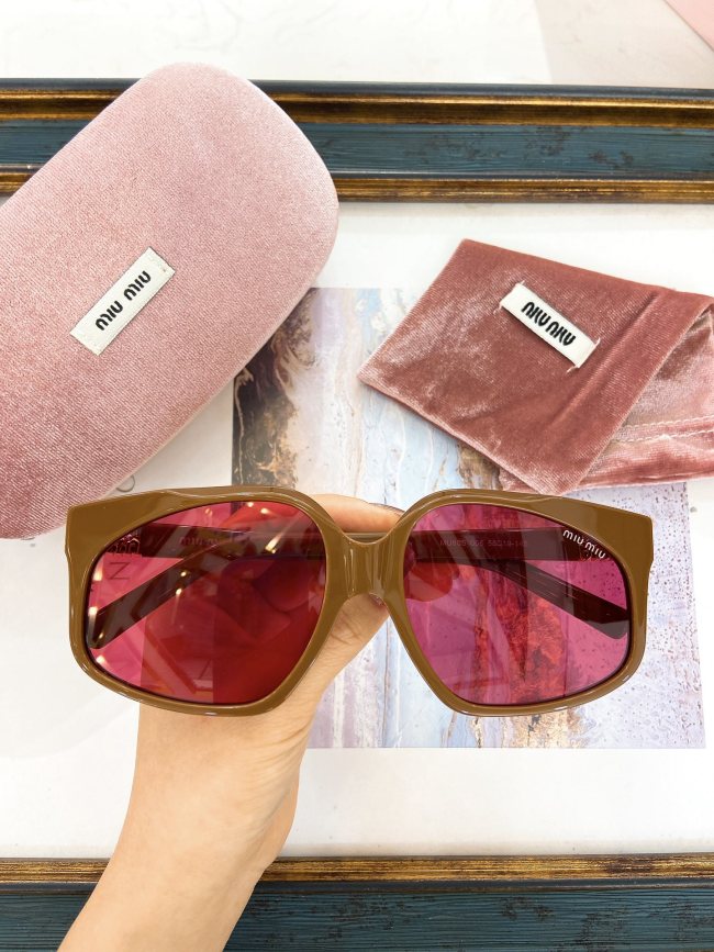 Miu Miu Sunglasses AAAA-1533