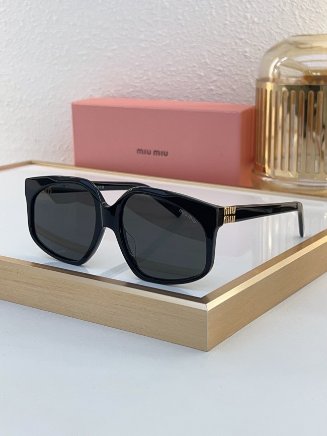 Miu Miu Sunglasses AAAA-1515