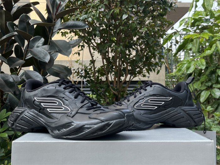 B 17FW Tripe-S High End Sneaker-606