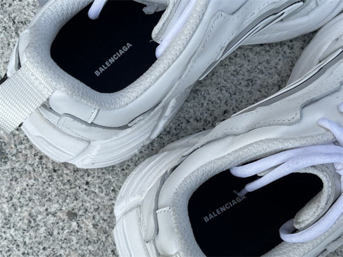 B 17FW Tripe-S High End Sneaker-605