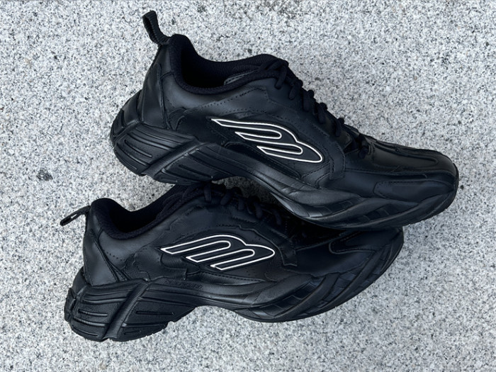 B 17FW Tripe-S High End Sneaker-606