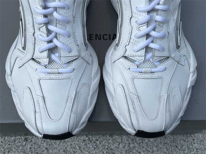 B 17FW Tripe-S High End Sneaker-605