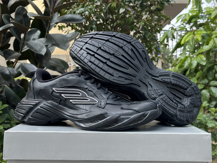 B 17FW Tripe-S High End Sneaker-606