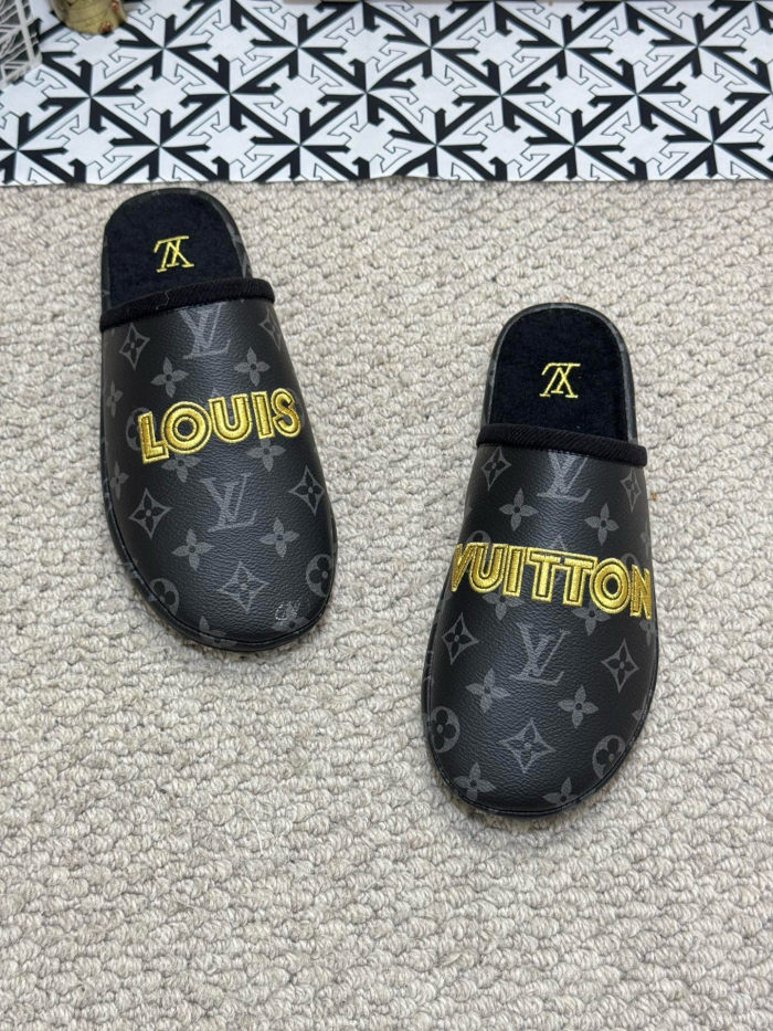 LV Sandals 1：1 Quality-930