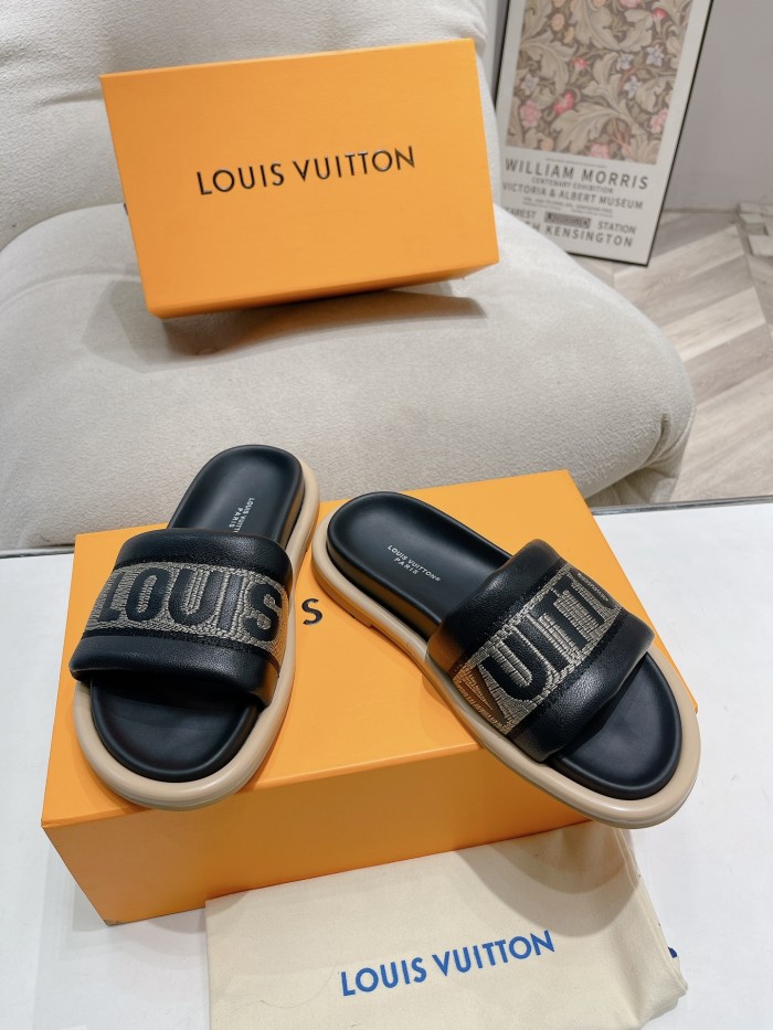 LV Sandals 1：1 Quality-942