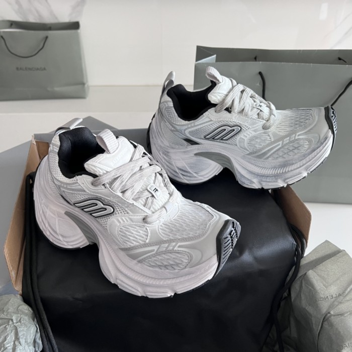 B 17FW Tripe-S High End Sneaker-639