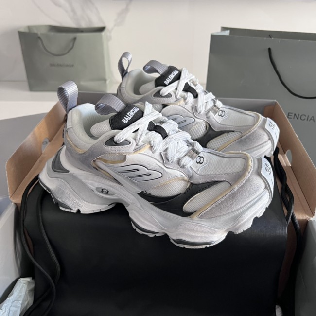 B 17FW Tripe-S High End Sneaker-633