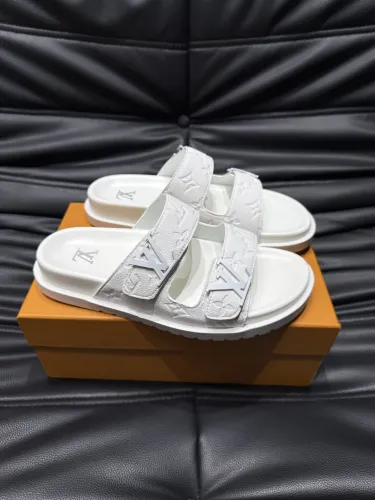 LV Sandals 1：1 Quality-999