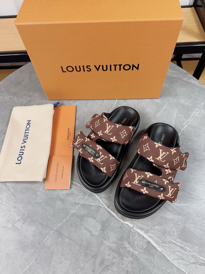 LV women Sandals 1：1 Quality-928
