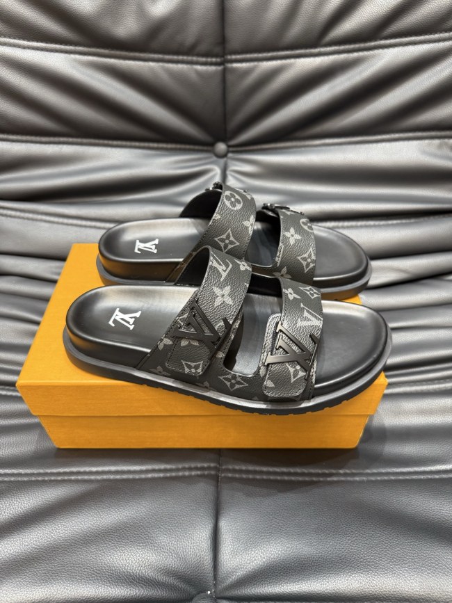 LV Sandals 1：1 Quality-990