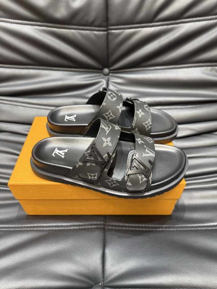 LV Sandals 1：1 Quality-990