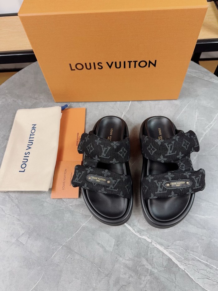 LV women Sandals 1：1 Quality-930