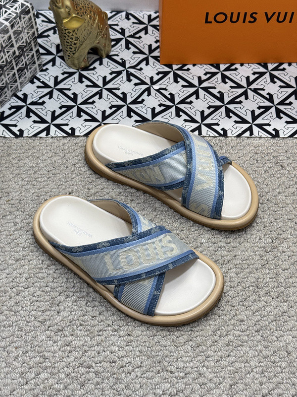 LV women Sandals 1：1 Quality-960