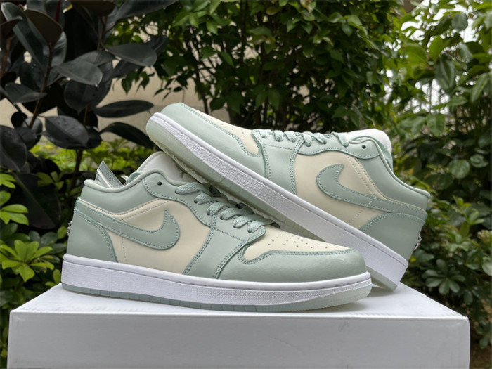 Authentic Air jordan 1 Low SE “Seafoam”