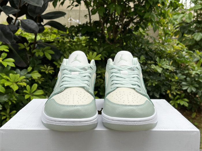 Authentic Air jordan 1 Low SE “Seafoam”