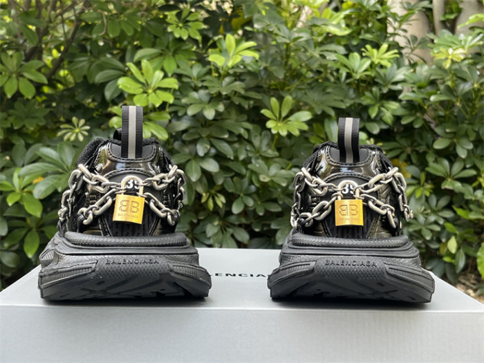 B 17FW Tripe-S High End Sneaker-642