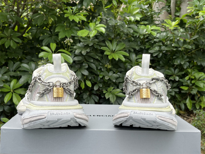 B 17FW Tripe-S High End Sneaker-644