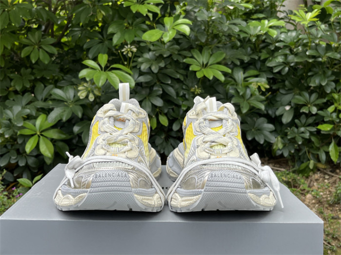 B 17FW Tripe-S High End Sneaker-643