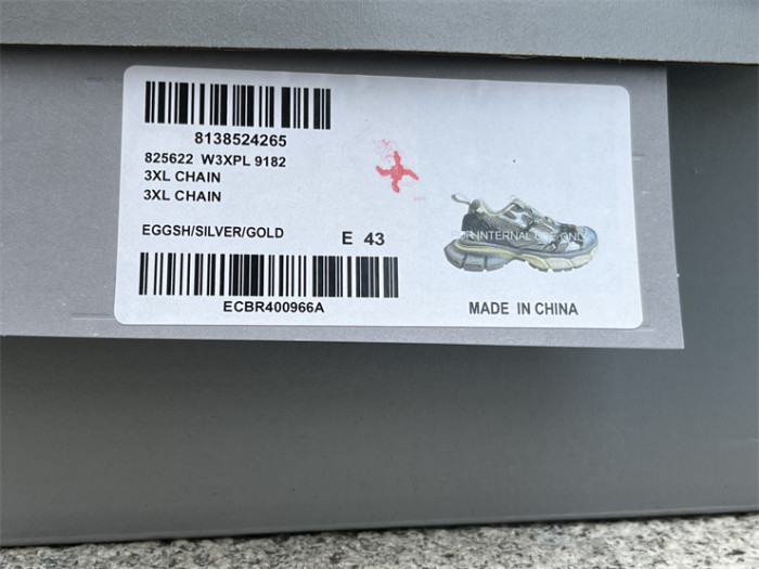 B 17FW Tripe-S High End Sneaker-644