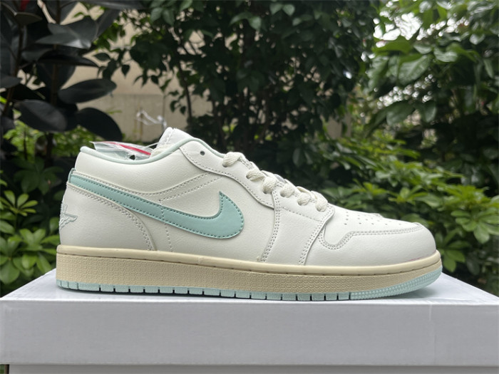 Authentic  Air jordan 1 Low Sail lgloo  Women