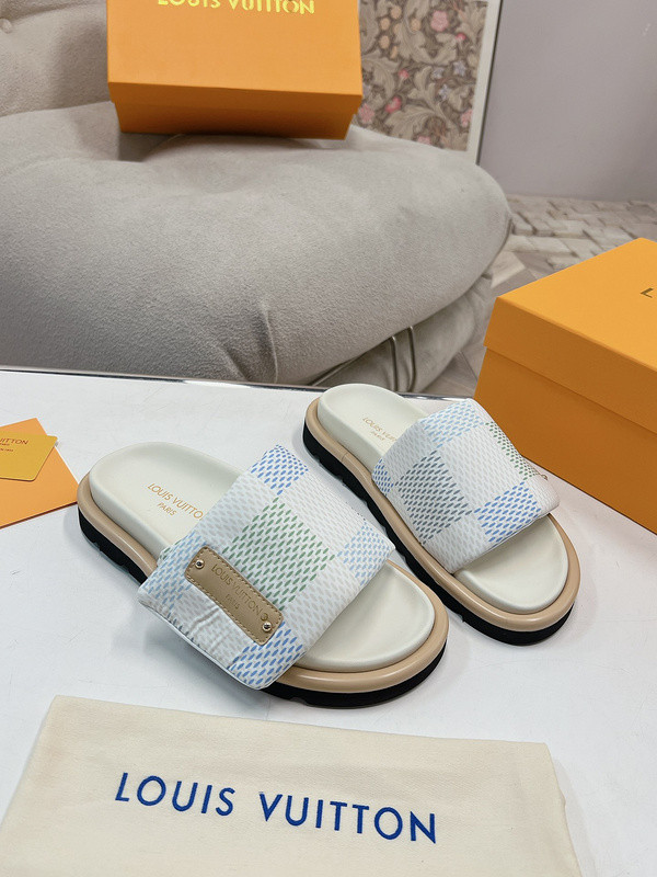 LV women Sandals 1：1 Quality-1008