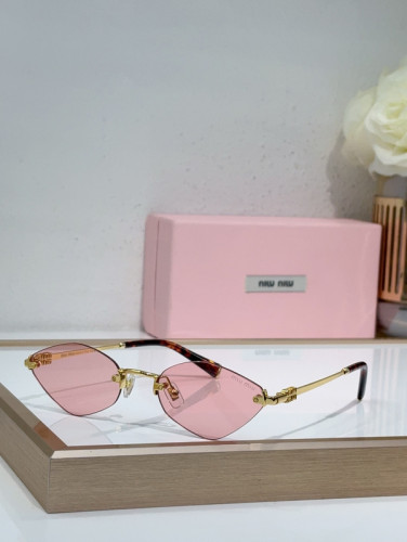 Miu Miu Sunglasses AAAA-1819