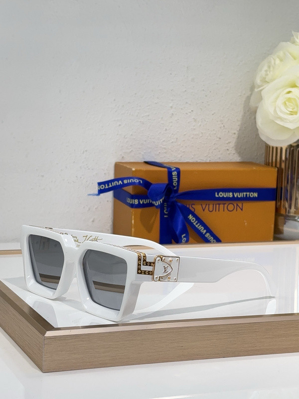 LV Sunglasses AAAA-5594