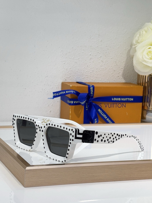 LV Sunglasses AAAA-5588