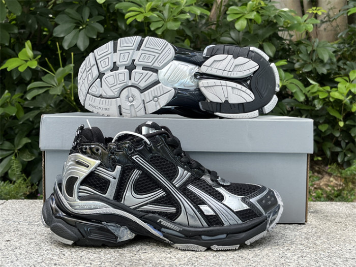 B 17FW Tripe-S High End Sneaker-646