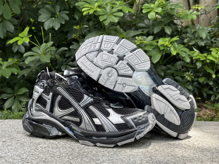 B 17FW Tripe-S High End Sneaker-646